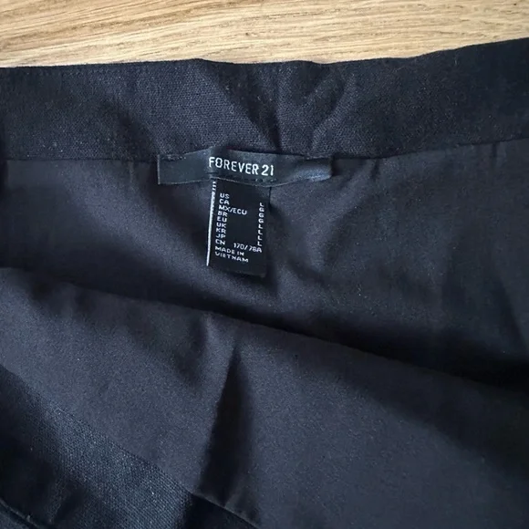 ✨ Forever 21 Black Wrap Mini Skirt Women Size L Casual Chic NWOT ✨ - Picture 5 of 7